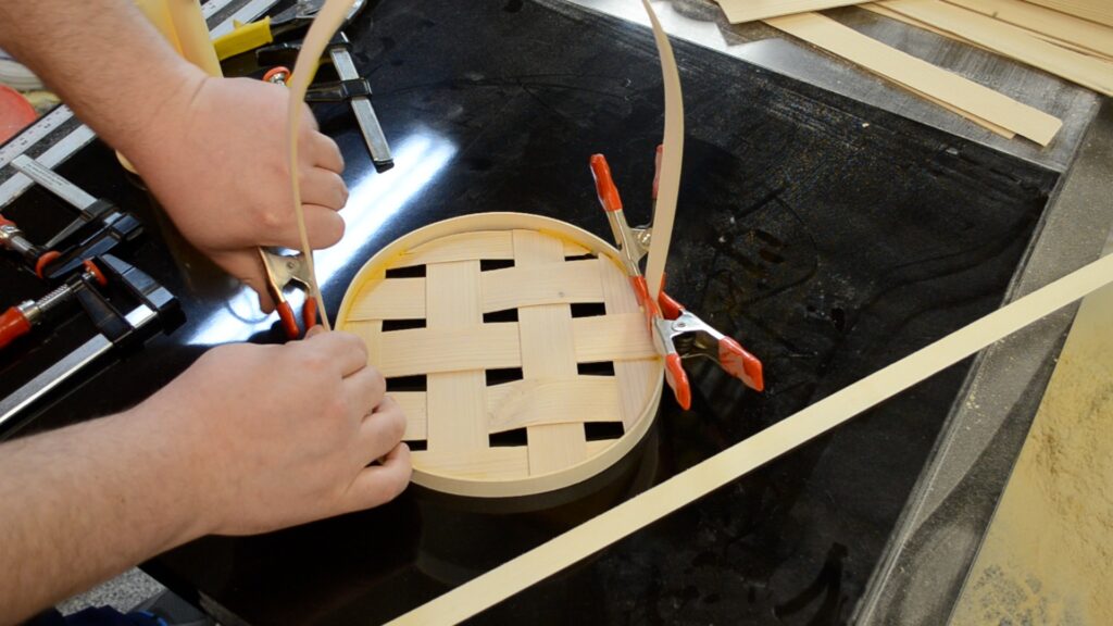 make an Easter basket 12